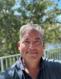 Dan Poth's Instagram, Twitter & Facebook