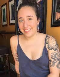 Jesseca Barrons's Instagram, Twitter & Facebook