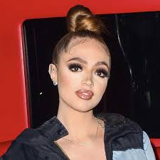 Woah Vicky Shares Message: Wants "Successful" Black Athlete