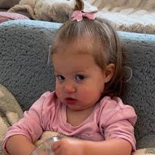 妳開玩笑呢，根本不一樣，女生生孩子要手術要痛苦還要餵小孩怎麼是包養，累死痛死後遺症，工傷都沒這麼嚴重的。 多看看懷孕的影片妳會恍然大悟的。