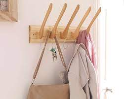 Wir haben schon lange nach einer neuen garderobe gesucht und garderobe aus rindenbrett selber bauen globus baumarkt. Garderobe Bauen Mit Kleiderbugeln Diy Academy