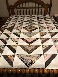 Pin By Elizabeth Oliveira On Blocos Para Colchas In 2020 Quilts Quilt Square Patterns Easy Quilts