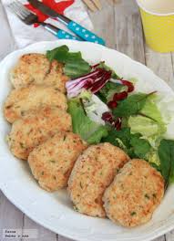 Salpimienta y cocínala durante 5 minutos. Filetes Rusos De Pollo Receta Para Ninos