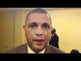 Le Ministre de l'Éducation Reginald Paul explique le Sommet de L'éducation.