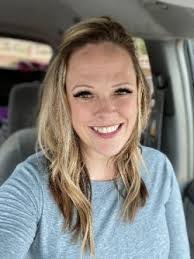 Lisa Bollinger's Instagram, Twitter & Facebook