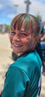 Avery Farr's Instagram, Twitter & Facebook