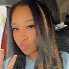 oh woah such a good idea. I always have a feeling to do that but scared of  being judged lol