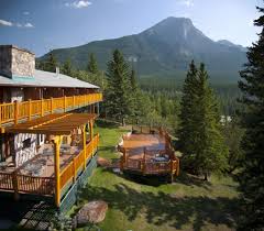 Jasper cabin accommodation becker's chalets. 11 Jasper Cabins You Ll Love The Banff Blog