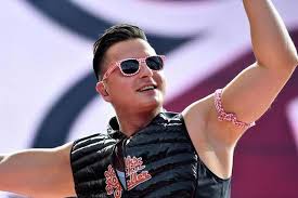 — andreas gabalier, the baseballs. Andreas Gabalier Auf Dem Weg Der Besserung Das Antibiotikum Greift
