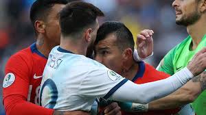 Gary medel, 34, chile bolonia, desde 2019 pivote valor de mercado: Even Medel Is With Messi They Are Things Of The Football The Referee Made A Mistake