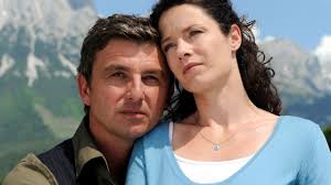 Der Bergdoktor: Was wurde aus "Dr. Lena Imhoff"-Darstellerin Pia Baresch? -  TV SPIELFILM