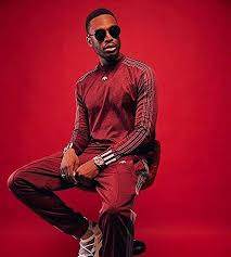 Joyeux Anniversaire A Dadju En 2020 Chanteurs Celebres Chanteur Joyeuse Anniversaire