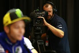 Die steirerin berichtet in dieser saison erstmals auch aus der formel 1. Motogp Dorna Arbeitet An Stream Mit Deutschem Kommentar