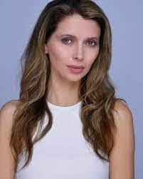 Aida Carrera's Instagram, Twitter & Facebook