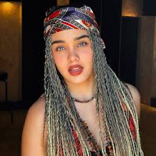 ▶️Aye Alfonso trabaja con productor de “Despacito” en Miami| ​🤩🇵🇾 ✨La  cantante paraguaya Aye Alfonso compartió en sus redes que está trabajando  con uno de los responsables del éxito mundial “Despacito” de