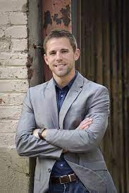 Leadership Headshots We Must Take This Photo Taken Outside With Different Backgrounds Male Headshots Male Portrait Business Photoshoot