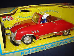 Stuart little is the titular protagonist of the franchise of the same name. Limited Edition Stuart Little Radio Controlled Rc Roadster Car Radio Shack Nib 535289223