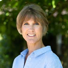 Claire Borer's Instagram, Twitter & Facebook