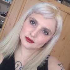 Advertisement the fashion channel explores fashion trends, personal style and wardrobe ideas. Selfie 2019 Foto Bild Fashion Lifestyle Streetculture Etc Frauen Bilder Auf Fotocommunity