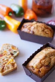 Un Cake Gourmand Avec Des Ingredients Que J Associe Souvent Le Chorizo Les Poivrons Et Les Tomates En Version Cake Le Melange Cake Poivrons Chorizo Dessert