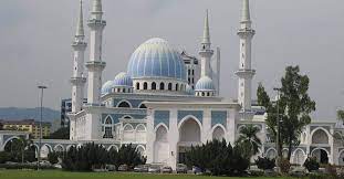 Dato' sri syed ibrahim syed ahmad menyerahkan insentif khas kepada pasangan pengantin di pahang pada majlis penyerahan insentif khas pasangan pengantin (ikpp) serta penyerahan pengimbas suhu dan jam digital waktu solat di yayasan pahang, kuantan hari ini. Waktu Solat Pahang 2021 1442h 1443h Jakim Tahunan Tahun 2021