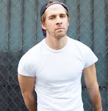 However, there is a rumor of this actor dating dynasty star, rafael de la fuente. Sunday Night Crew Travels With Hugh Sheridan To Help Rescue Brother In Nepal Earthquake Mumbrella