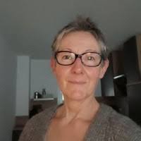 500+ profilů „Emele“