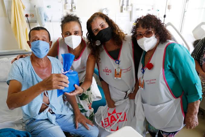 Voluntários transformam tempo em cuidado há 61 anos no Hospital de Base - Agita Brasília