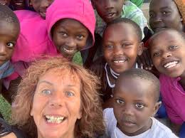 FOTO FRAUEN REISE MASAI MARA AMBOSELI UND STRAND KENIA