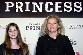 Ionesco wegen Nacktfotos von Tochter verurteilt