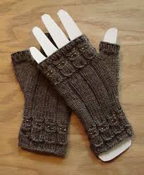 Free little owl knitting pattern. Bead Knitter Gallery Owlings Ii Fingerless Gloves Knitted Pattern Fingerless Gloves Knitted Knitting Accessories