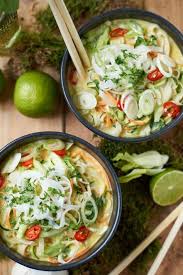 Grunes Thai Curry Mit Zucchini Mohren Und Pak Choi Rezept Rezepte Kalorienarm Kochen Asiatische Rezepte