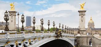 Amo paris,é um lugar apaixonante, me sinto dentro de meu sonho quando. French In Paris Uceap