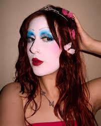 peachyren_ uses our Blue Moon palette to achieve this popstar-worthy glam.  👩‍🎤 Shop our monochromatic 9-pan palettes, perfect for easy and effective  looks, at colourpop.com, @TargetStyle & @AmazonBeauty! 🌈