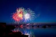 Fireworks Crab Feast Cruise 25