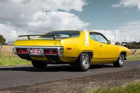 Apr 04, 2021 · then there was the trouble with the color of the cars. 1971 Plymouth Road Runner Review