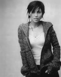 In case you missed it, the actress went viral in. Natalie Imbruglia Hair Styles Natalie Imbruglia Short Hair Styles