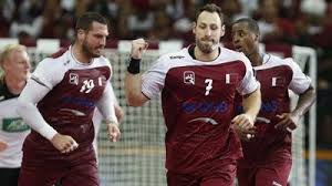 Le cubain joueur de l'équipe du qatar, rafael capote, est félicité par des officiels qataris. Handball Mondial 2015 Bertrand Roine Assure Que Le Qatar N Est Pas Une Equipe Achetee La Voix Du Nord