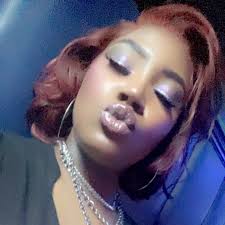 Roxy Ford's Instagram, Twitter & Facebook