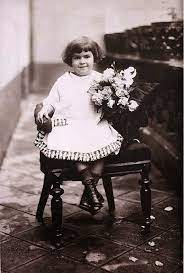 Check spelling or type a new query. 10 Rare Photos Of Frida Kahlo As A Child To Prove Her Brow Has Always Been On Fleek Portrait Frida Kahlo Frida Khalo