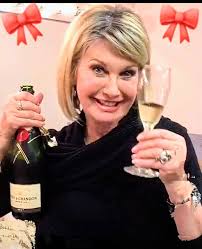 Wishing a joyful 2025 to all of us; cheers everybody! ❤🥂🍾
