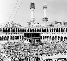 Jul 01, 2021 · يُشار إلى أنه كانت ترفع أستار الكعبة المشرفة قديماً، ويستخدم اللون الأبيض كنوع من الإعلان عن دخول الحج والنسك، وذلك بحكم أنها الوسيلة الوحيدة آنذاك للدلالة على دخول وقت الشعيرة، بالإضافة. Ø§Ù„ÙƒØ¹Ø¨Ø© Ø§Ù„Ù…Ø´Ø± ÙØ© Ø¨Ù†Ø§Ø¡ Ø´Ø§Ù…Ø® ÙÙŠ Ù‚Ù„Ø¨ Ø§Ù„Ù…Ø³Ø¬Ø¯ Ø§Ù„Ø­Ø±Ø§Ù… Ø§Ø®ØªØ±Ù†Ø§ Ù„ÙƒÙ… Ù…ØªÙØ±Ù‚Ø§Øª Ø§Ù„Ø¨ÙŠØ§Ù†