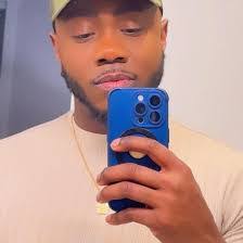 Damian Carter's Instagram, Twitter & Facebook