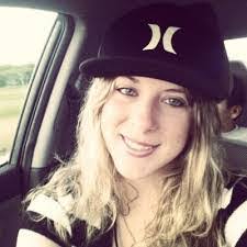 Amber Sunde's Instagram, Twitter & Facebook