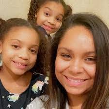 Dee Hobson's Instagram, Twitter & Facebook