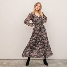 Vous adorerez notre collection de petites robes noires, de robes de cocktail, de robes longues ou pour les occasions, toutes à des prix imbattables. Robe Longue Fluide Manche Longue Elora Robe Longue Droite Et Fluide A Col V