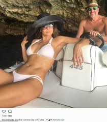 Brooke burke and david charvet tied the knot off the coast of st. Brooke Burke Dons Bikini On Yacht Off Amalfi Coast Daily Mail Online