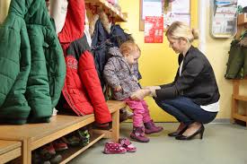 Wir geben einen kurzen einblick darüber, was genau sie wann tun dürfen. Mutter Wollen Heute Mehr Stunden Arbeiten Als Vor Zehn Jahren Personalwirtschaft De