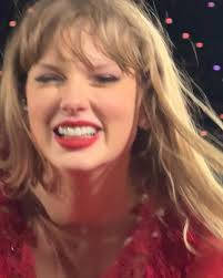 here's a photo of taylor swift that you've never seen before because i took  it 🥲🫶 this photo radiates pure joy i love it so much 😭