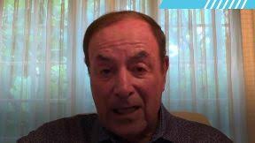 Virginia player makes incredible catch while crashing into fence